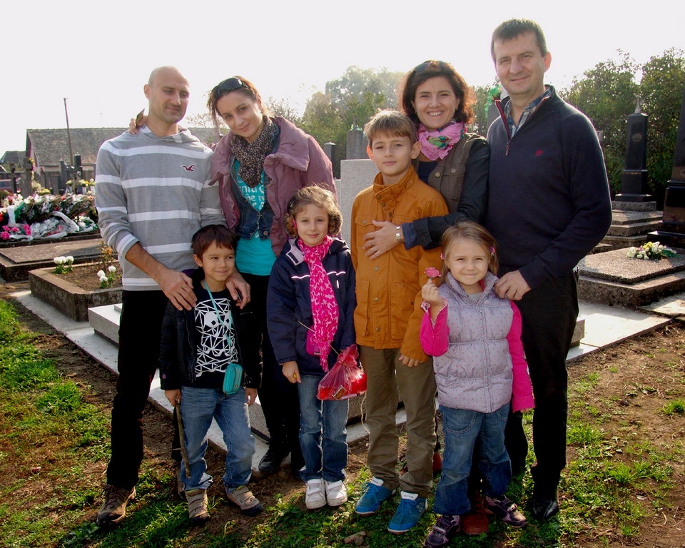 2013-11-01-DOROSZLO-AndrekRoland+KovatsEszter, gyerekek Kamilla es Zalan ++ AndrekAndrea+GazsiZoltan, gyerekek Kristof es Fruzsina.jpg